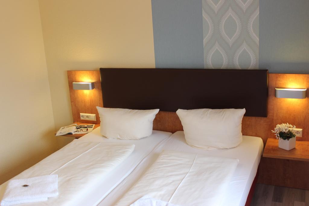 Landhotel Kueffner Pfedelbach Ngoại thất bức ảnh
