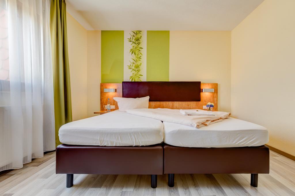 Landhotel Kueffner Pfedelbach Ngoại thất bức ảnh